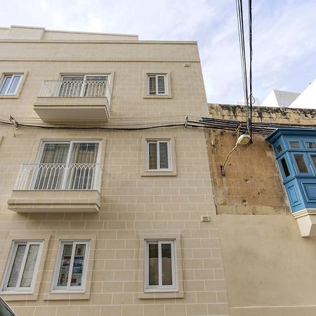 A Lovely 1Br Home With Balcony Just Off The Coast By 360 Estates San Ġiljan Buitenkant foto