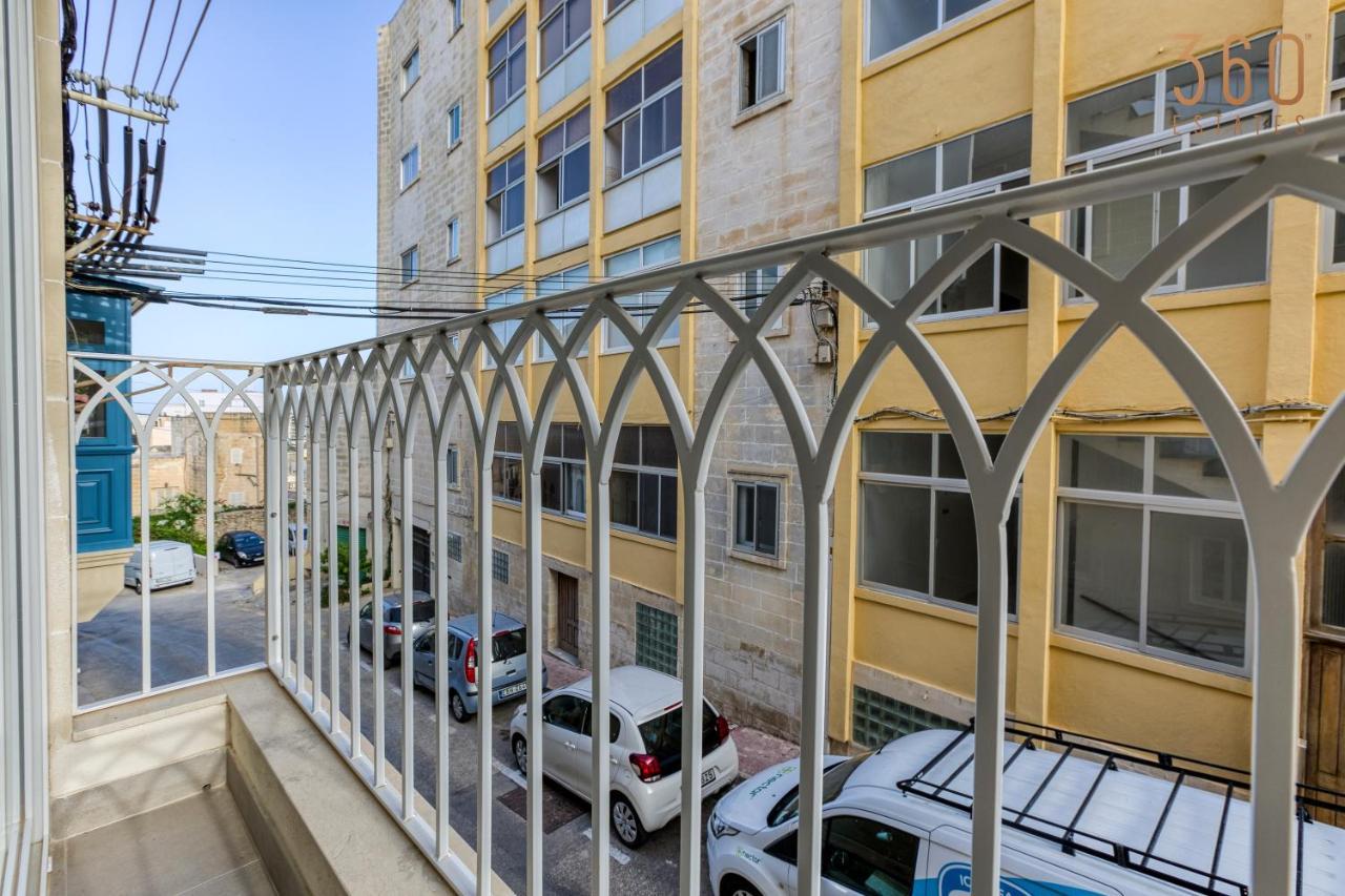 A Lovely 1Br Home With Balcony Just Off The Coast By 360 Estates San Ġiljan Buitenkant foto