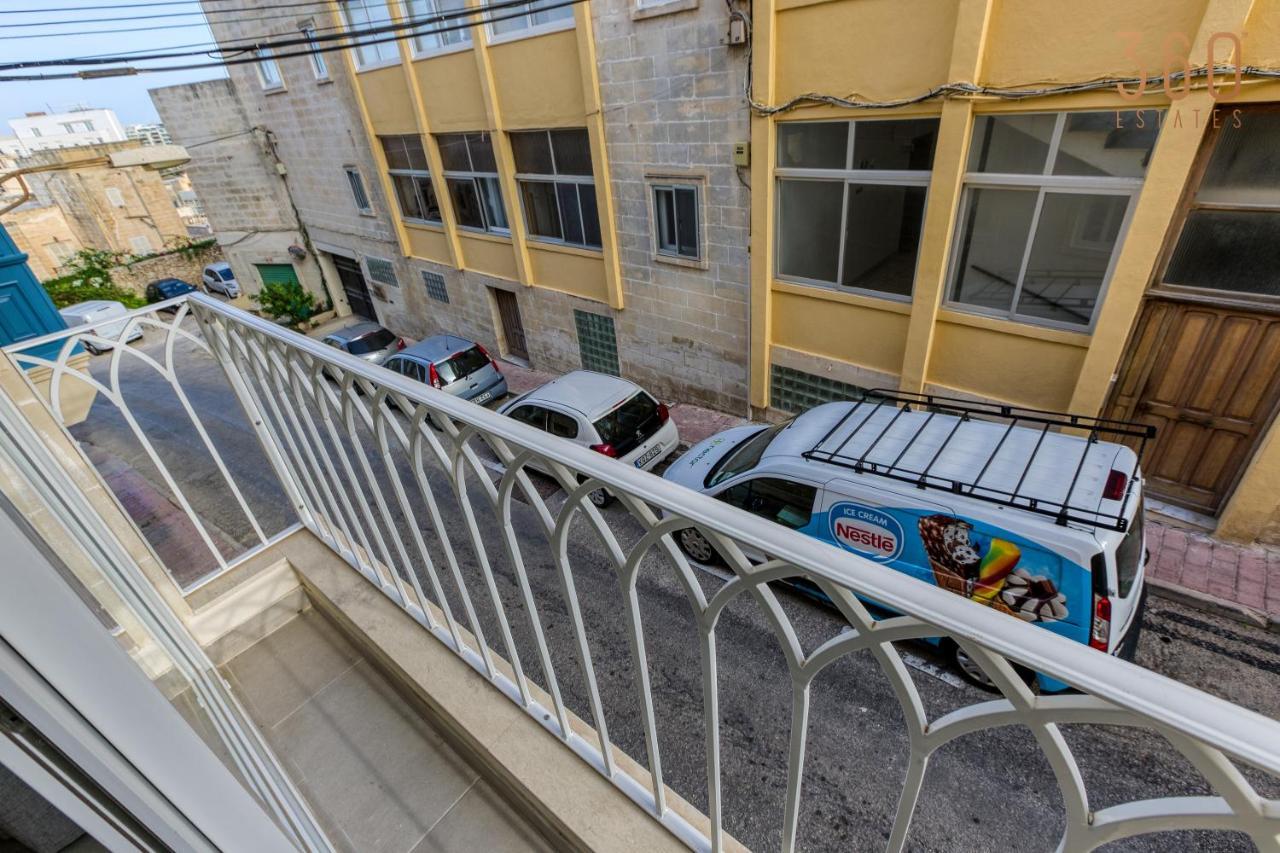A Lovely 1Br Home With Balcony Just Off The Coast By 360 Estates San Ġiljan Buitenkant foto