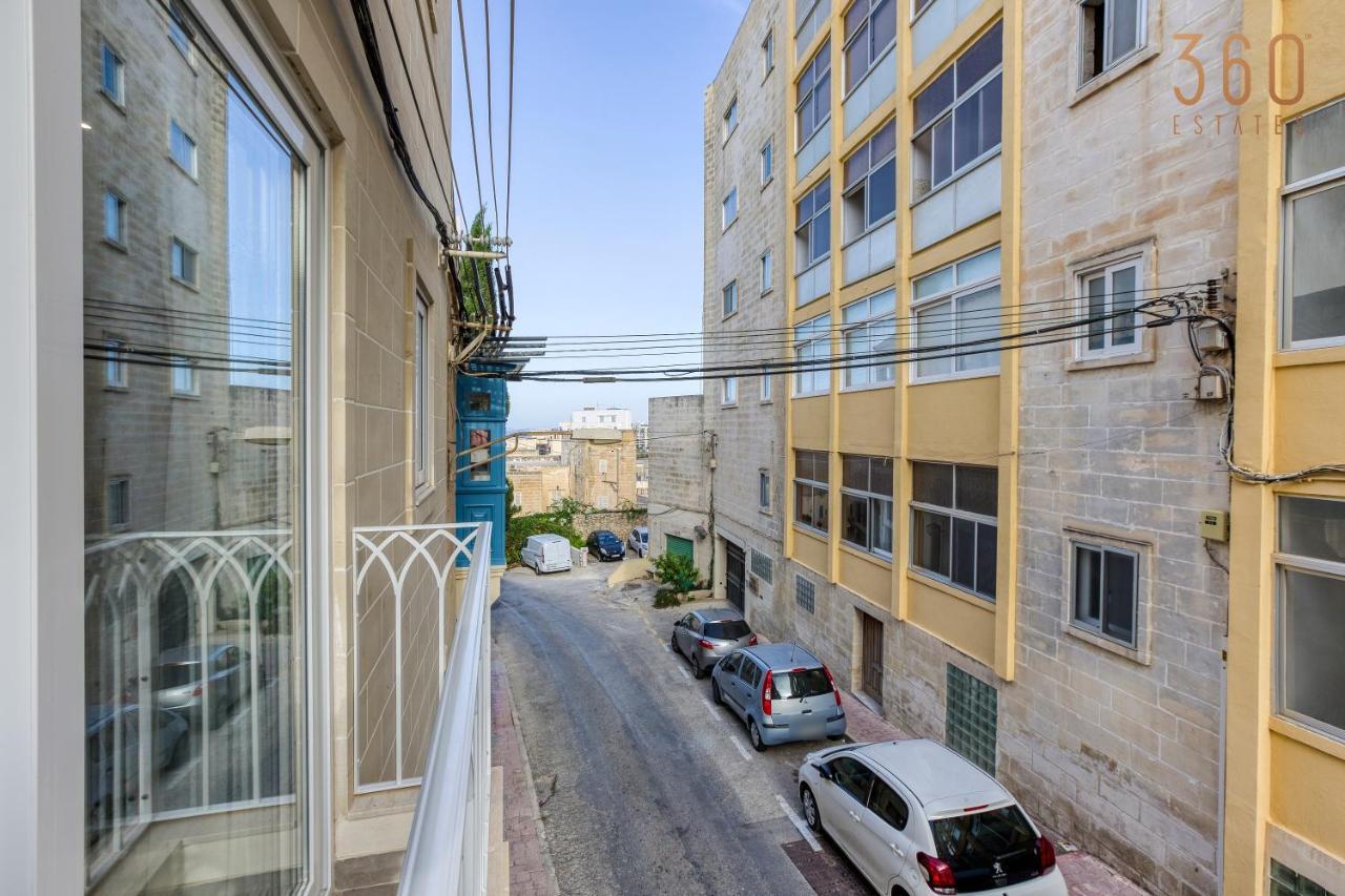 A Lovely 1Br Home With Balcony Just Off The Coast By 360 Estates San Ġiljan Buitenkant foto