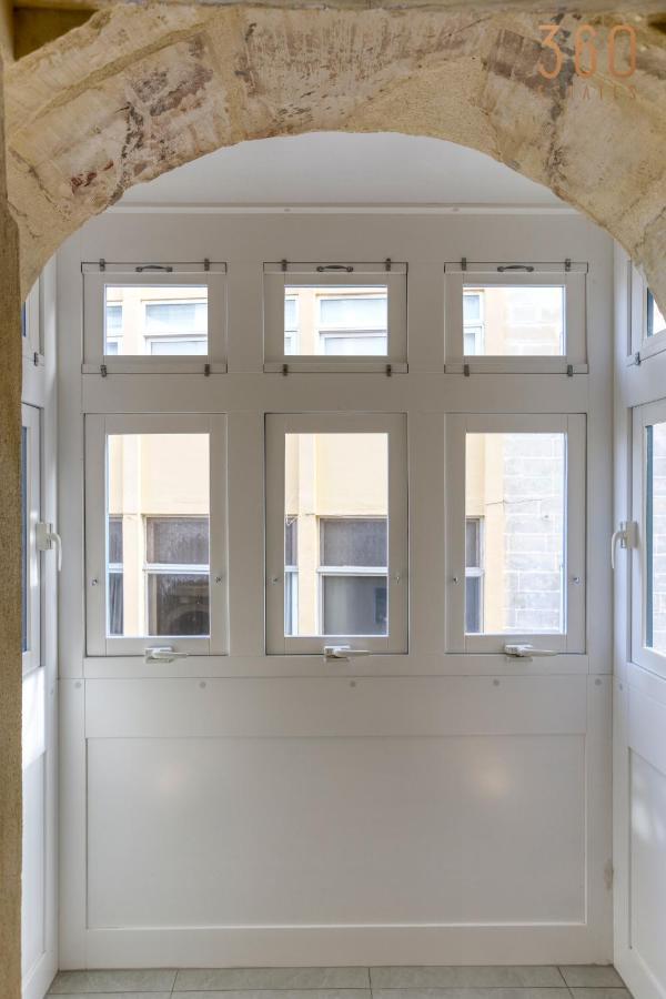 A Lovely 1Br Home With Balcony Just Off The Coast By 360 Estates San Ġiljan Buitenkant foto