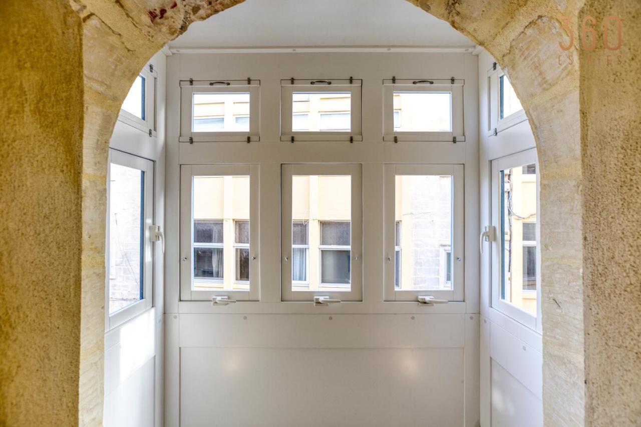 A Lovely 1Br Home With Balcony Just Off The Coast By 360 Estates San Ġiljan Buitenkant foto