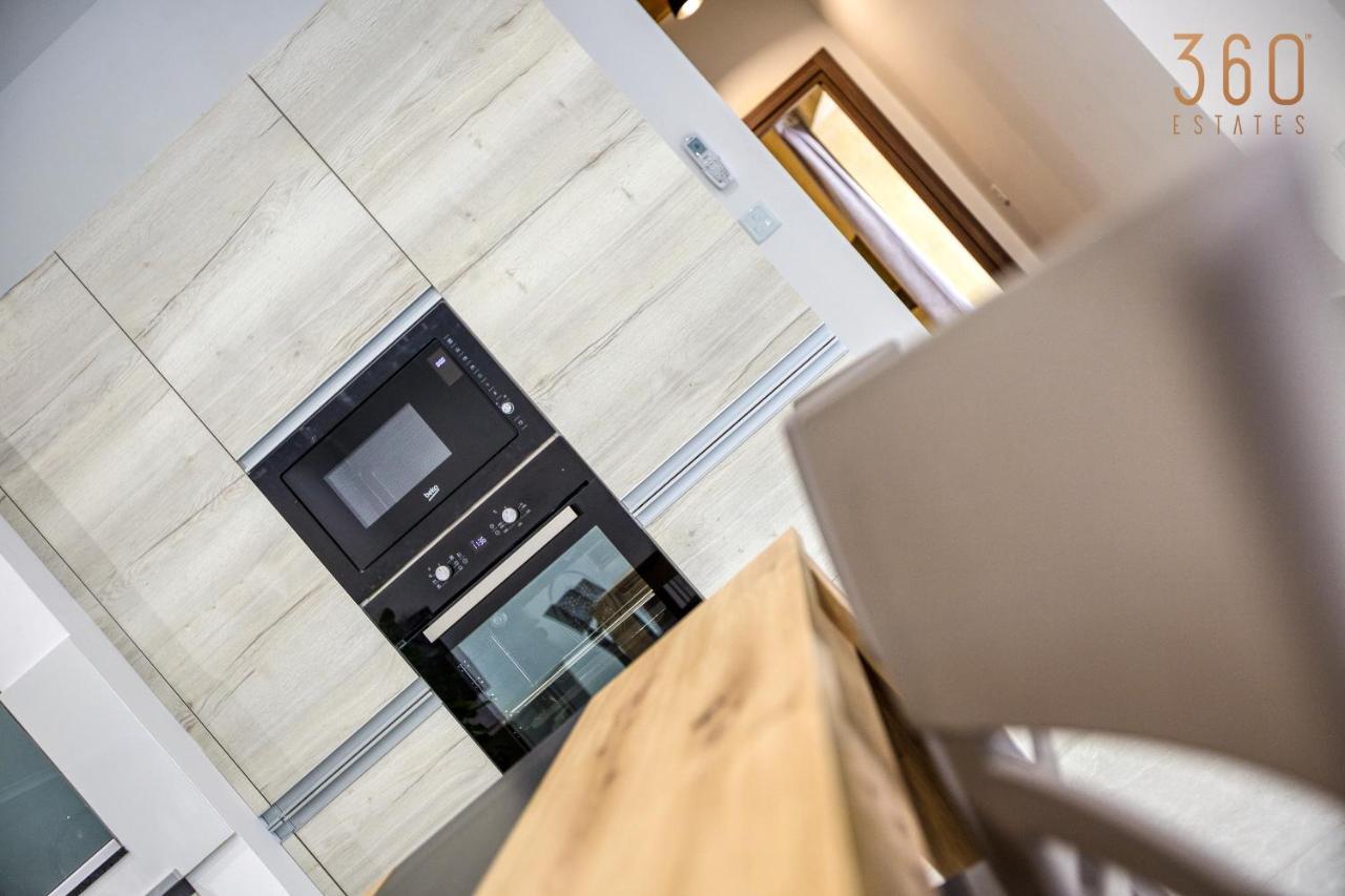 A Lovely 1Br Home With Balcony Just Off The Coast By 360 Estates San Ġiljan Buitenkant foto